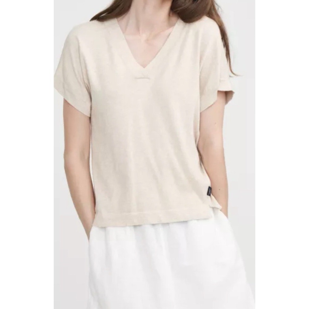 Holebrook Sweden Katja Women's Top - V-Neck Front &‎ Back - Medium Fine Knit